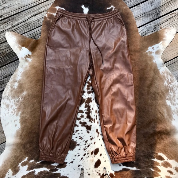 NWOT A New Day Faux Leather Jogger Pants sz M - Picture 4 of 6